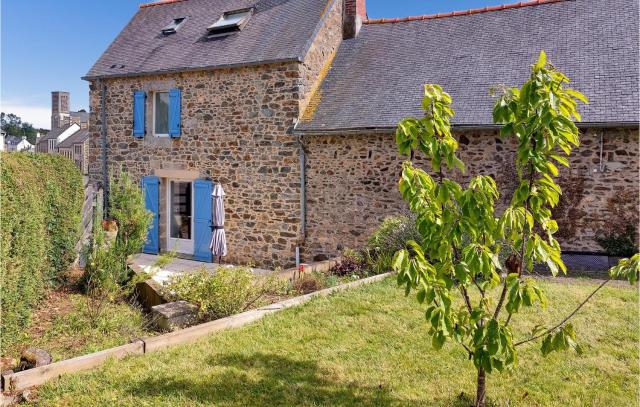 Gorgeous Home In Saint-Clet With Wifi