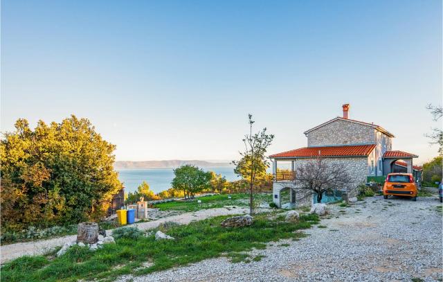 Gorgeous Apartment In Gondolici With Kitchen