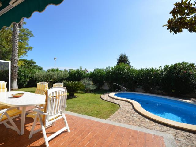 Casa vintage con piscina, WiFi y jardín en zona tranquila de Sant Pere Pescador - ES-89-120