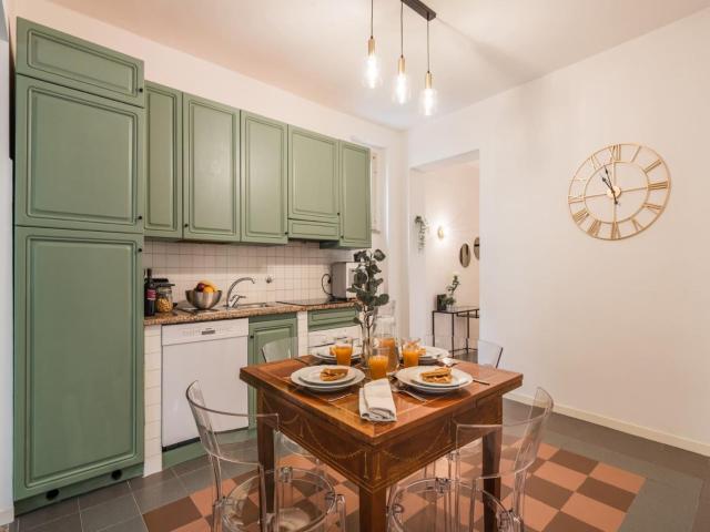 The Best Rent - Large apartment a few steps from the Trevi Fountain