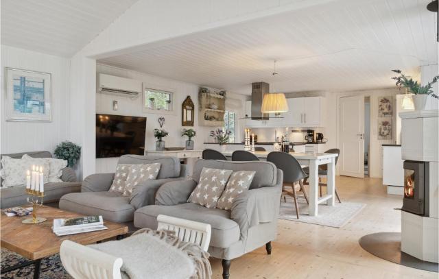 3 Bedroom Pet Friendly Home In Hornbæk