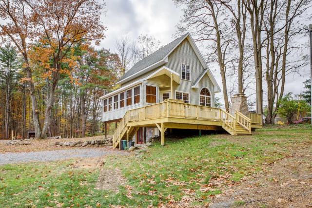 Rustic Retreat Walk to Great Sacandaga Lake!