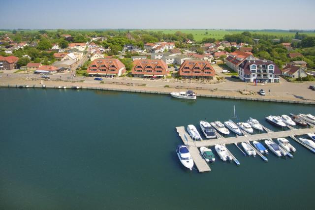 hafennahe Ferienwohnung mit Balkon und Meerblick - Hafenhäuser Wiek Wohnung 12