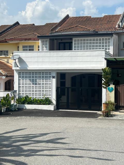 RUMAH MAWAR by IMPIAN HOMESTAY KLIA-SALAK TINGGI-NILAI