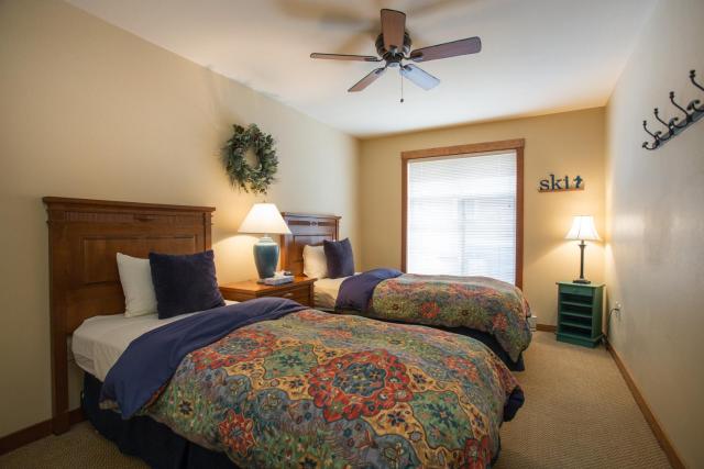 3221 - Three Bedroom Standard Powderhorn Lodge condo