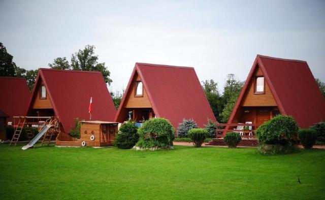 Ferienhaus in Karcino mit Garten, Terrasse und Grill