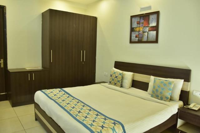 Hotel Wedlock subhash chowk Gurgaon