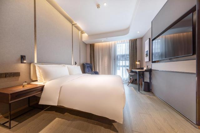 Atour Hotel Xiamen Jimei Lake Business Center