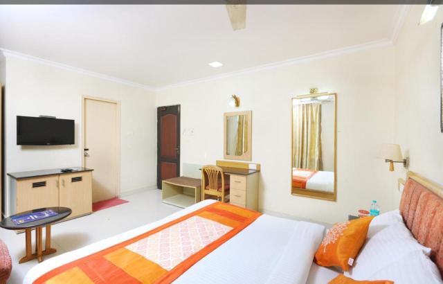 NakshaTree Hotels, Maruthi Residency -Mogappair