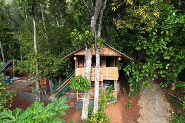 Fab - Bamboo Hut with Open Shower