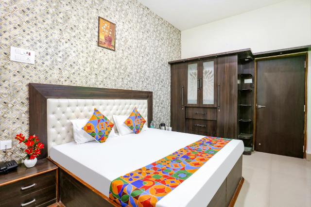 FabExpress Aditya Guest House