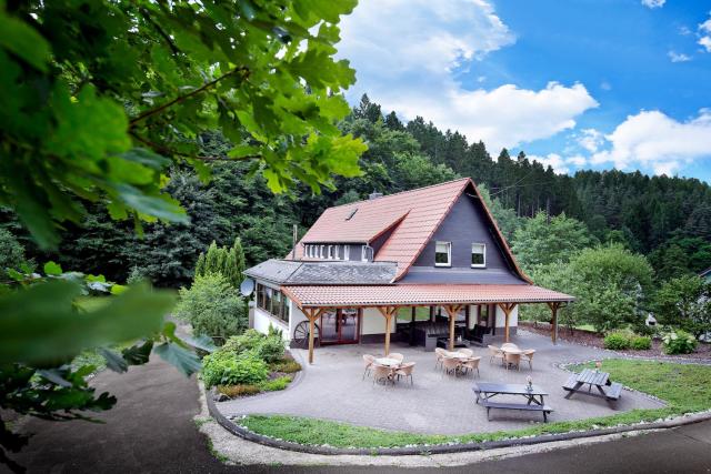 Tolles Ferienhaus für 16 Personen im Westerwald mit Sauna, Whirlpool, Kino und Bar