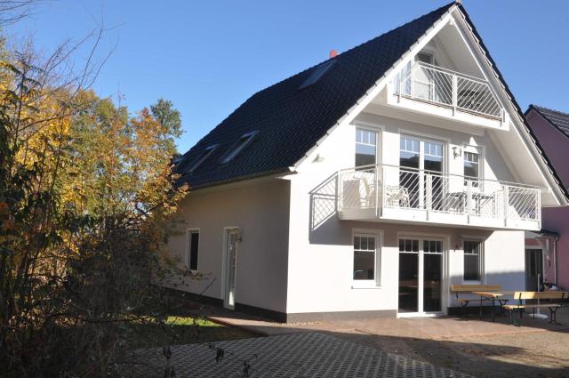 "Ferienwohnungen Appartements - Ferienhaus Müritzglück"