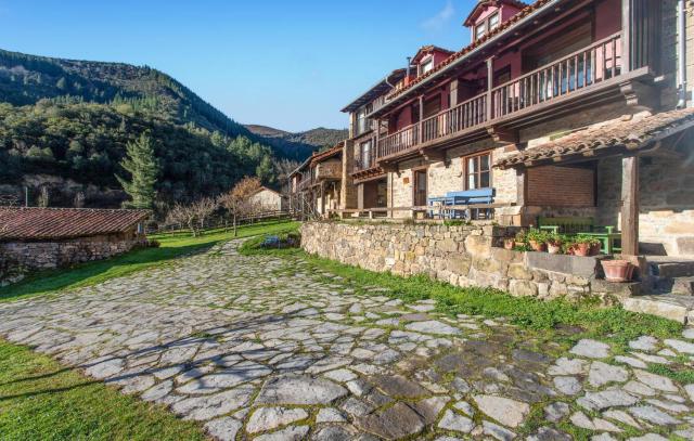 Stunning Apartment In Cabezon De Liebana