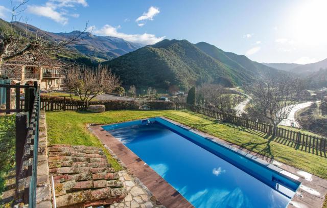 Lovely Apartment In Cabezon De Liebana With Wifi