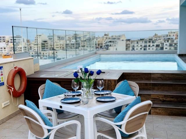 Luxury Ph With Rooftop Pool In Mellieha By Homely