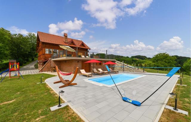 Gorgeous Home In Veliko Trgovisce With Sauna