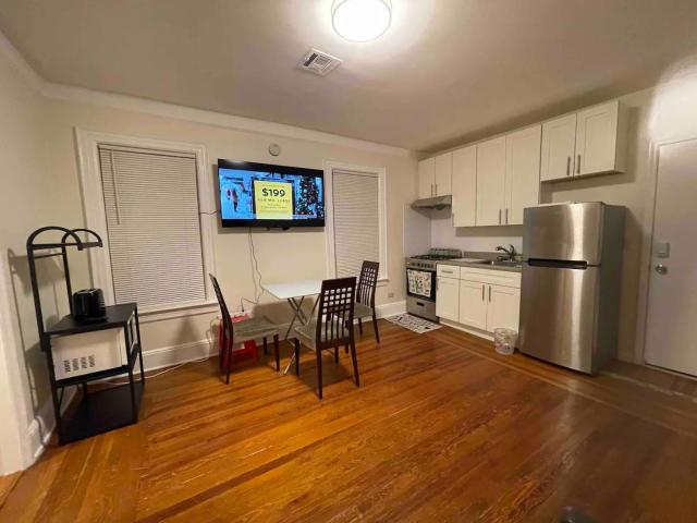 Entire Beautiful 2BR Apartment [L]. Convenient location in the heart of Queens!