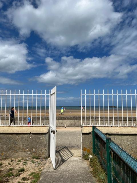 Sunny Apt on D-Day Beach with Parking