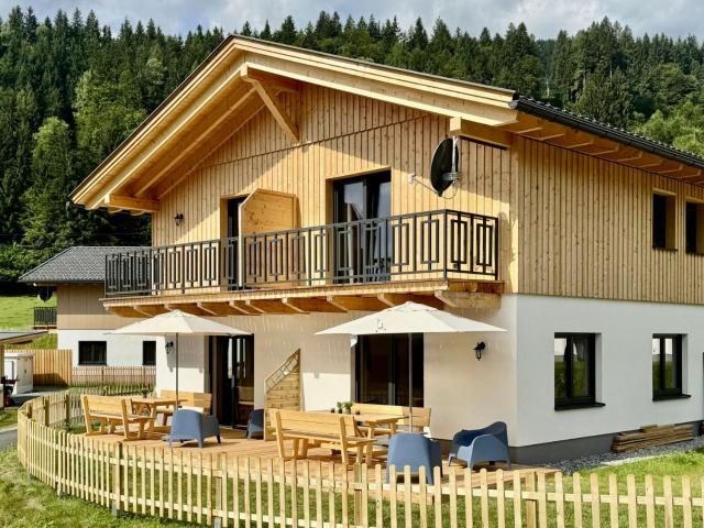 Chalet near Lake Pressegger and Nassfeld ski area