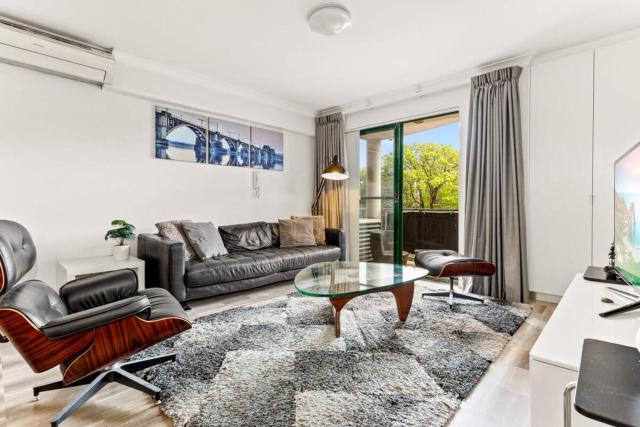 Classy 2-bed Apartment by Prince Alfred Park