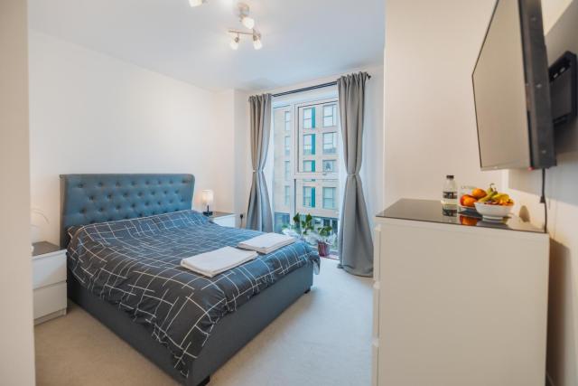 Brixton Village Flat- Private En-suite double bedroom