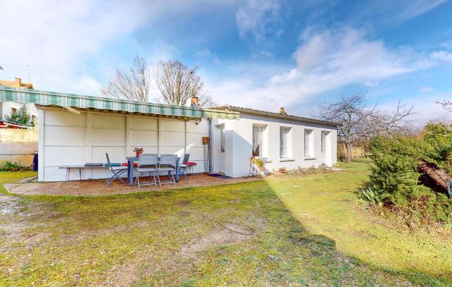 Cozy Home In Montmorillon With Wi-Fi