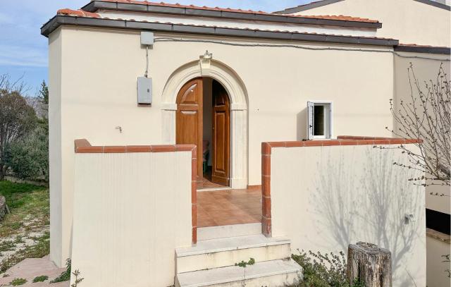 4 Bedroom Pet Friendly Home In Cugnoli