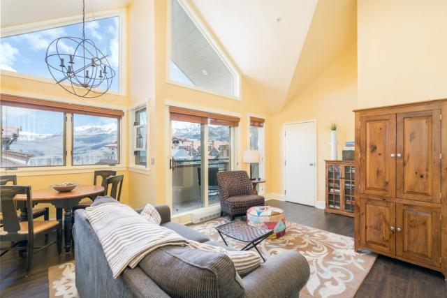 Blue Mesa Penthouse by AvantStay Buyout of 3 Units Ski-InSki-Out Condo