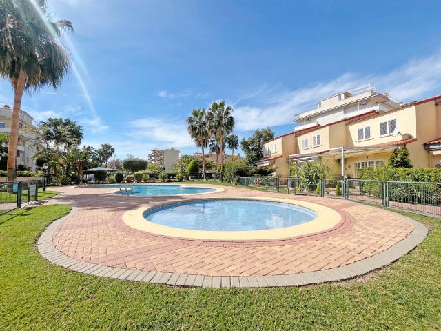 Global Properties, Planta Baja con Piscina en Canet de Berenguer