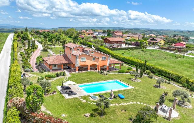 Nice Home In Oratino With Outdoor Swimming Pool