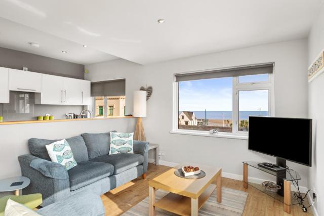 The Bay Apartment - Sea Views Village Centre