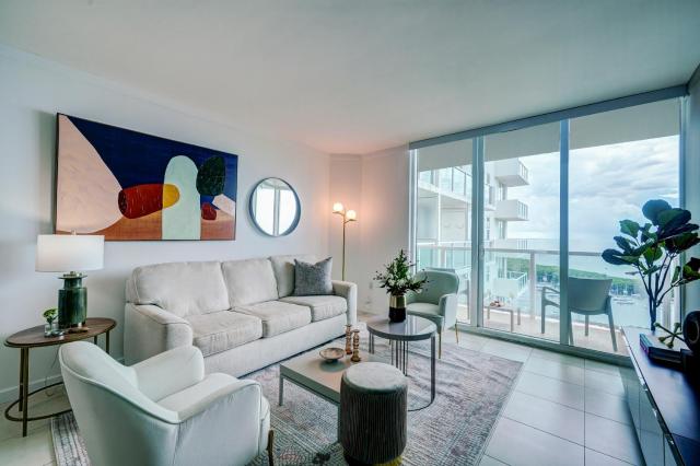 Direct Bayview One Bedroom Condo in Coconut Grove Includes parking