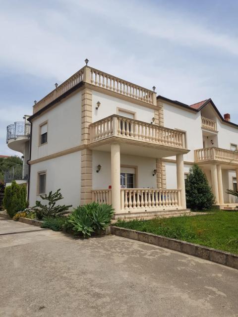 Villa Elisa