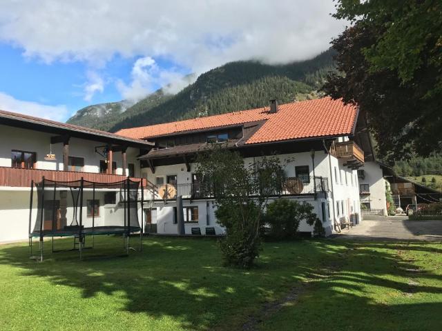 Ferienwohnung Pony-Ziegen-Hasen-Ranch in Bichlbach