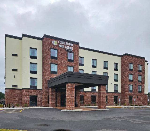 Cobblestone Hotel & Suites - Rhinelander