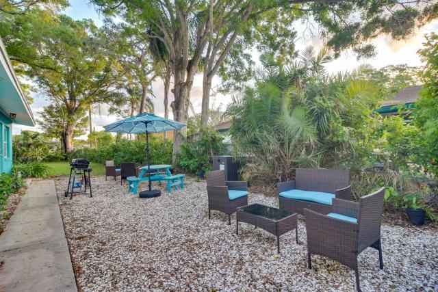 Largo Vacation Rental 5 Mi to Clearwater Beach!