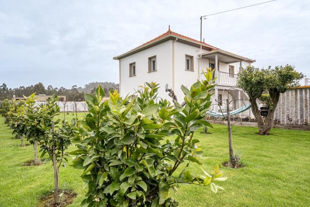 Retro-modern retreat in Esposende