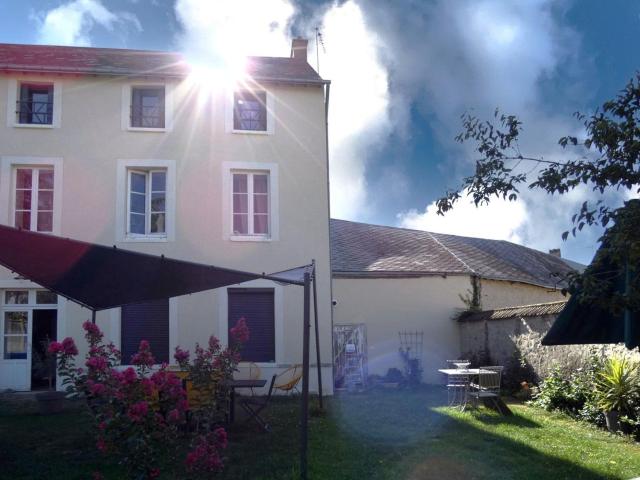 Chambre Japonaise avec Lit King-Size en Maison d'Hôtes, Proche Autoroute A10, Chartres et Orléans - FR-1-581-111