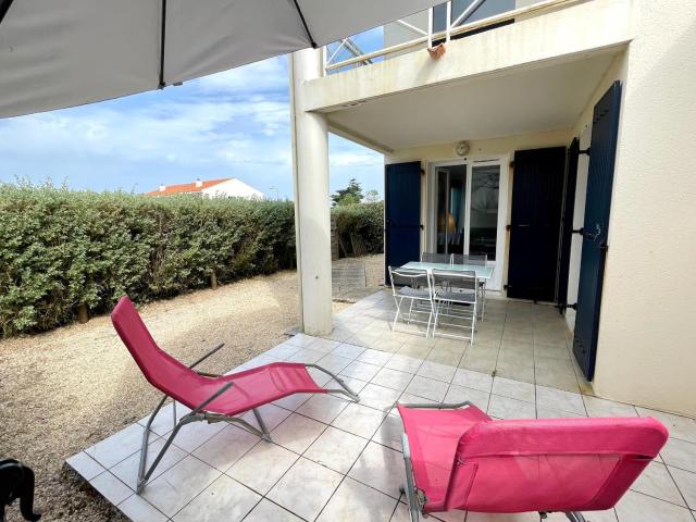 Appartement avec Piscine à 150m de la Plage - 2 Chambres, WiFi, Parking, Terrasse, Jardin - FR-1-231-296