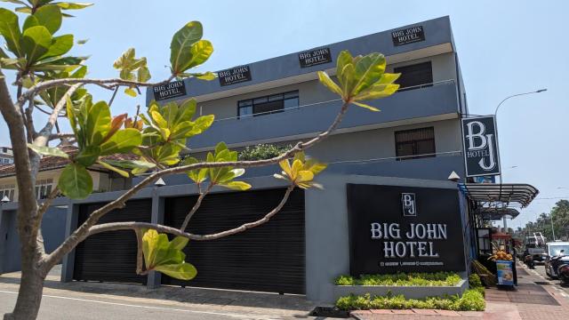 Big John Hotel