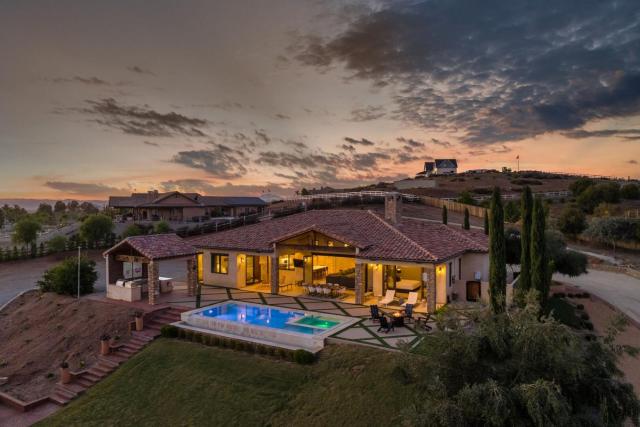 Villa de la Sky Ranch Sprawling Tuscan Villa in Wine Country