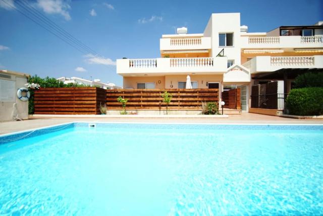 Central Pool-Side 2 Bedroom Apartment in Paphos