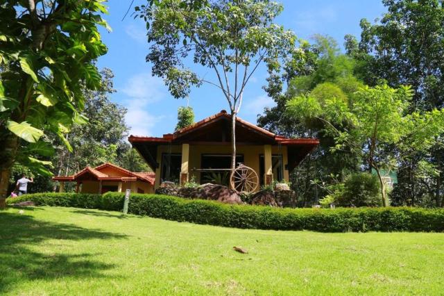 Tappers' Village Nature Resort & Retreat Centre, Kiriella