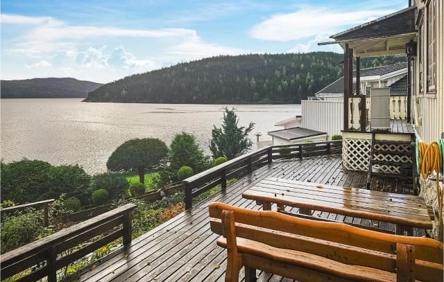 Stunning Home In Mosvik With House Sea View