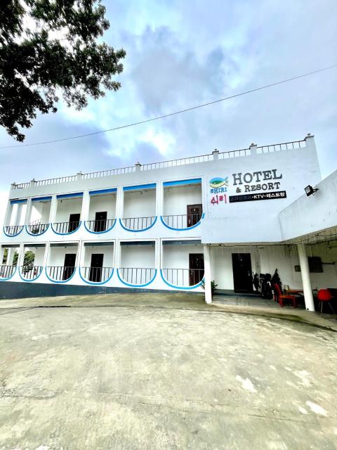 shiri hotel