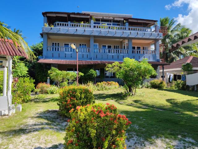 Tropicasa Siquijor Seafront Guest House