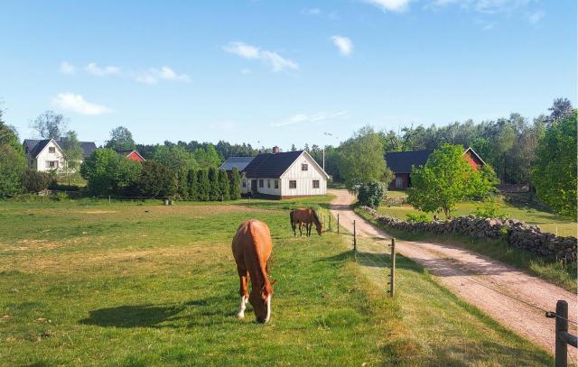 Amazing Home In Röke With House A Panoramic View