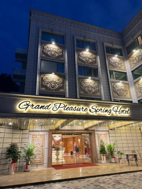 Grand Pleasure Spring Hotel