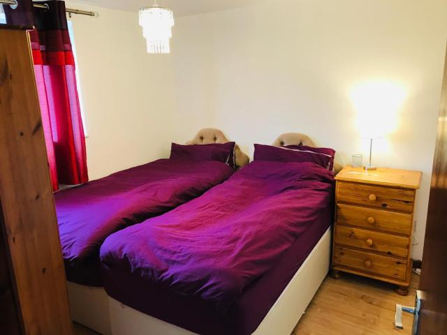 Twin or Single Private Room Near Brookes University, Oxford Hospitals and EF Language College, Headington Oxford B